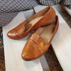 Vintage leather flats